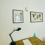 Apartment Bright Modern Studio, Port, Walk To Tram And Beach! Nice