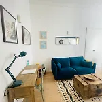 Bright Modern Studio, Port, Walk To Tram And Beach! * Nice