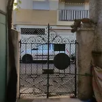 Apartment Casa Madere- Ideal Couples - & Cosy -train Station - Tram & Supermarkets-balcony- Washing-machine-ac