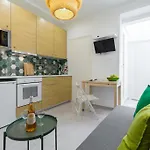 Apartment Casa Madere- Ideal Couples - & Cosy -train Station - Tram & Supermarkets-balcony- Washing-machine-ac
