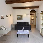 Great Flat In The Old Town Up To 4