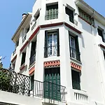 St Genevieve Five Stars House *