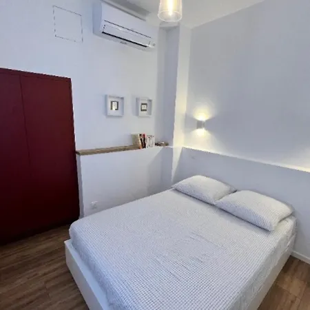 Charming 3 Near Garibaldi Port Of Apartment