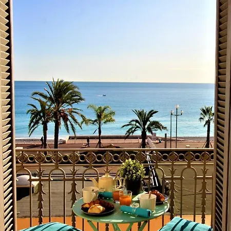 Le Palazzo 219 By Guys Apartment