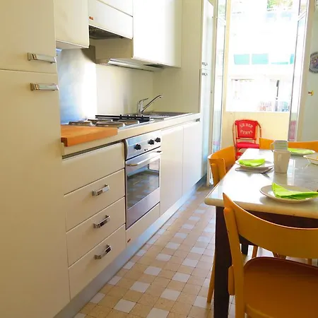 Ashley&parker - Anfisa Apartment *