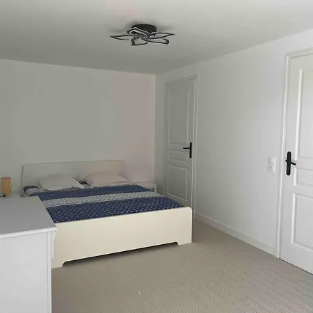 Piscine Les Pieds Dans L'eau Apartment *