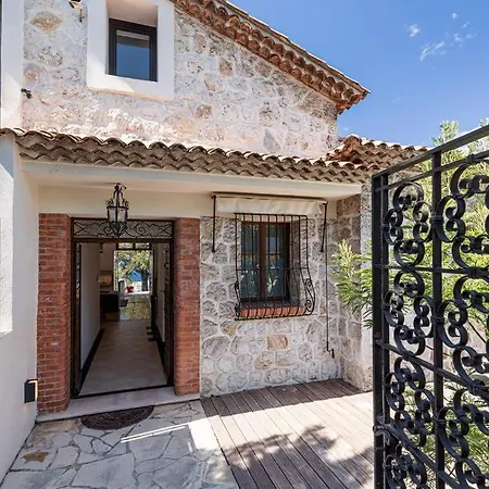 Magnificent Sea Views *