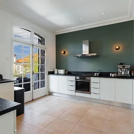 Magnificent Sea Views *