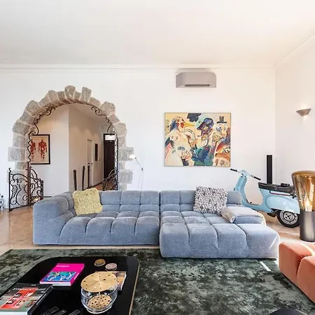 Magnificent Sea Views Apartment *