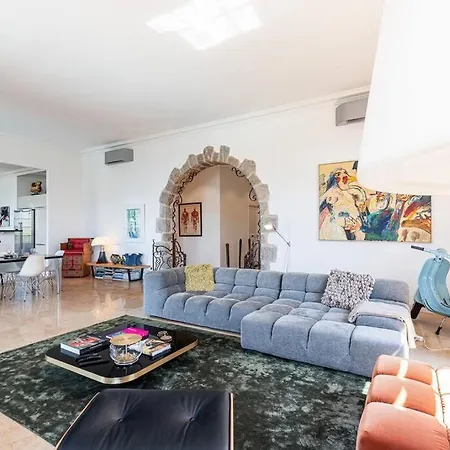 Magnificent Sea Views Apartment Nice