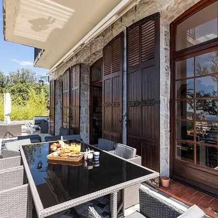 Magnificent Sea Views *