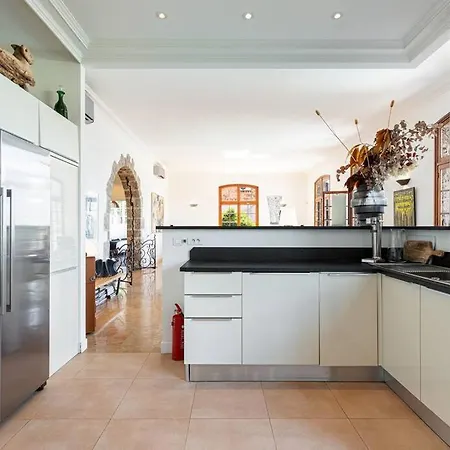 Apartment Magnificent Sea Views *