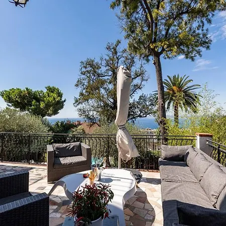 Magnificent Sea Views *