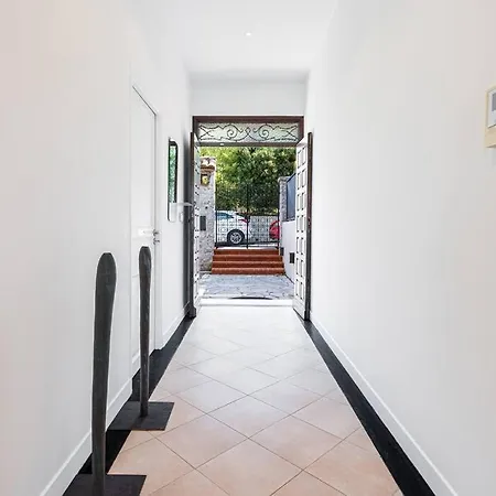 Magnificent Sea Views Apartment Nice