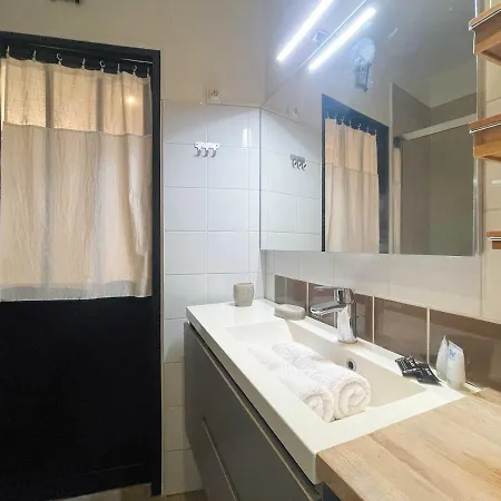 Modern Old Town Apartment Nice