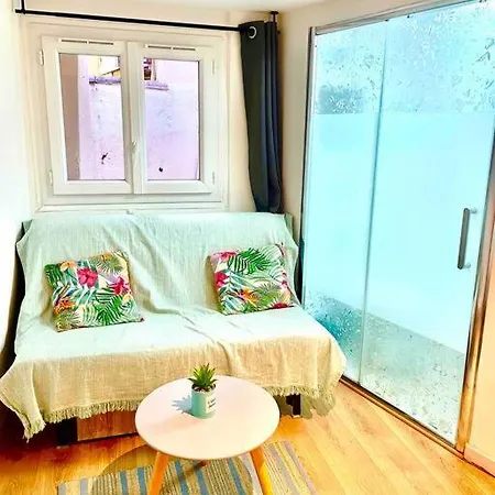 Studio Au Coeur Du Vieux Apartment