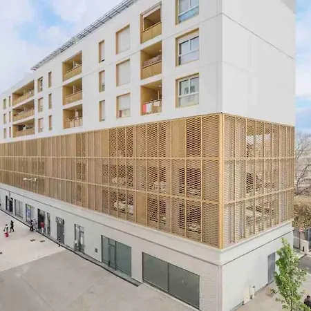 Q&r Renting - Design Modernes Et Luxueuses- Confort Parking Ac Apartment *