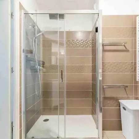 Apartment Q&r Renting - Design Modernes Et Luxueuses- Confort Parking Ac