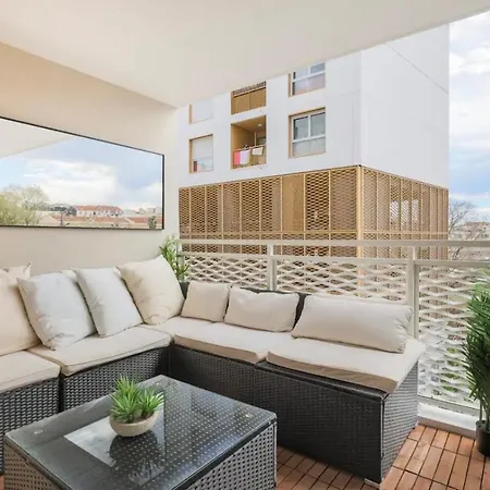 Apartment Q&r Renting - Design Modernes Et Luxueuses- Confort Parking Ac