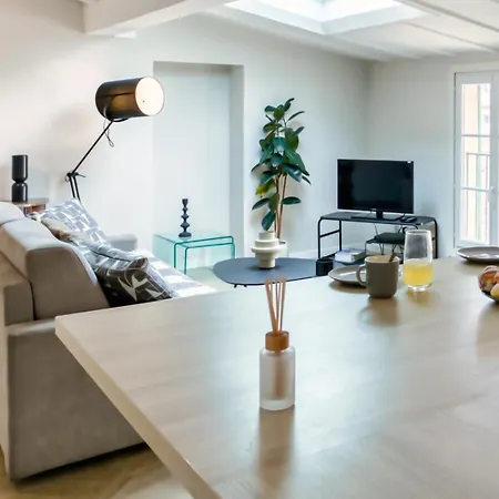 #16 Hot Heart Of The Oldtown 2 Min From The Beach-ac& Wifi Apartment *