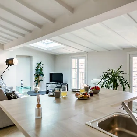 Apartment #16 Hot Heart Of The Oldtown 2 Min From The Beach-ac& Wifi