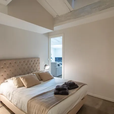 Apartment #16 Hot Heart Of The Oldtown 2 Min From The Beach-ac& Wifi Nice