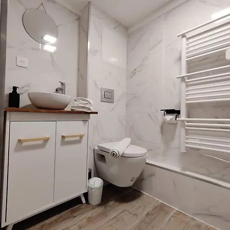 A-typical Studio, Heart Of The Port Area/nice, Ac * Nice
