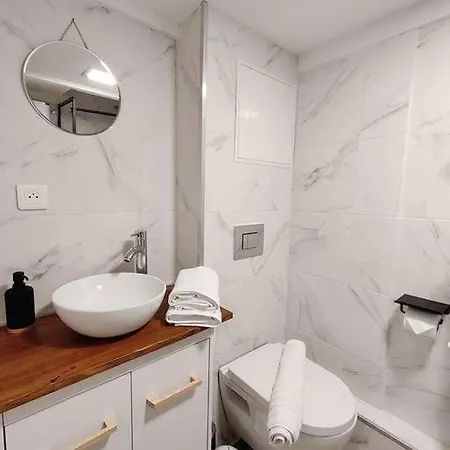 A-typical Studio, Heart Of The Port Area/nice, Ac Apartment Nice