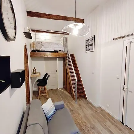 A-typical Studio, Heart Of The Port Area/nice, Ac