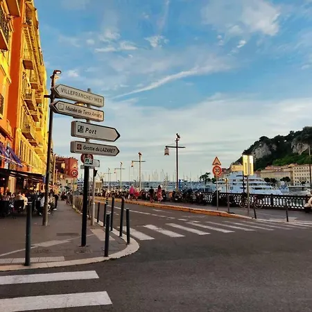 A-typical Studio, Heart Of The Port Area/nice, Ac *