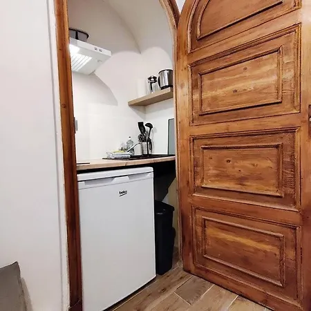 A-typical Studio, Heart Of The Port Area/nice, Ac Apartment *