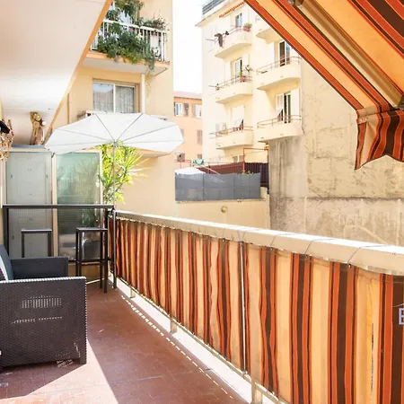 Apartment Spacious Apt Between Garibaldi And Riquier *