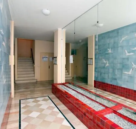 Apartment 2 Steps From The Sea, Calm, Full Furnished Nice