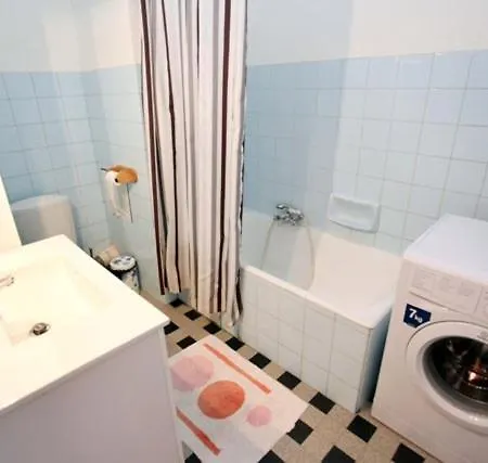 Apartment 2 Steps From The Sea, Calm, Full Furnished *