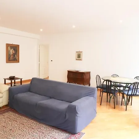 Rully Apartment