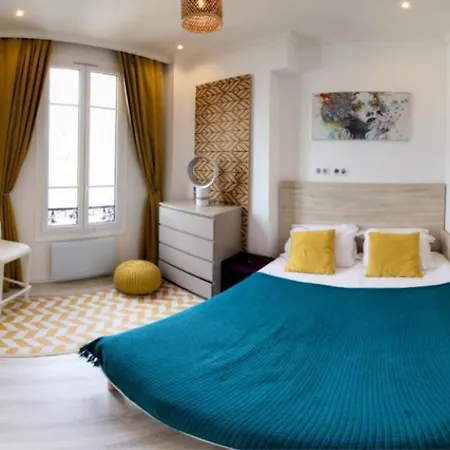 Rully Apartment *