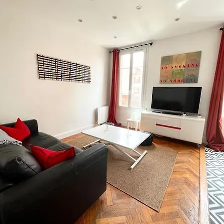2 Pieces De Style Art Deco En Centre Apartment