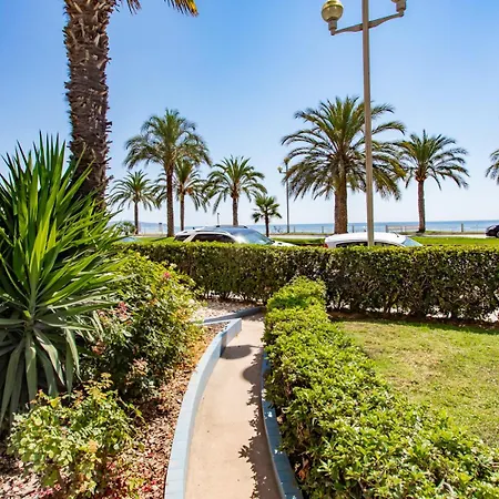 L54 Staywizus - 1bdr Promenade Sea View Ac & Balcony Apartment