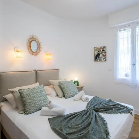 L54 Staywizus - 1bdr Promenade Sea View Ac & Balcony Apartment