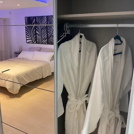 Balneo Jacuzzi Climatise Apartment *