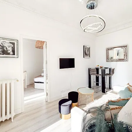 #12 Staywizus - 1bdr Joffre, 5min From Old Town Ac & Wifi Apartment