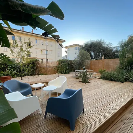 Apartment 2 Pieces Avec Jardin Et Clim A Quelques Pas De La ! *
