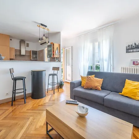 2 Pieces Avec Jardin Et Clim A Quelques Pas De La ! Apartment Nice