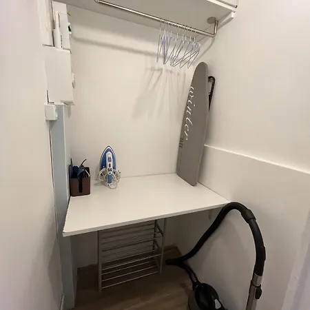 Apartment New Beautiful Studio- Golden Square