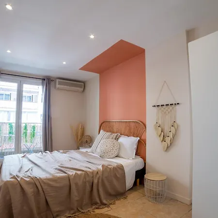 Riviera 1 Homestay Nice
