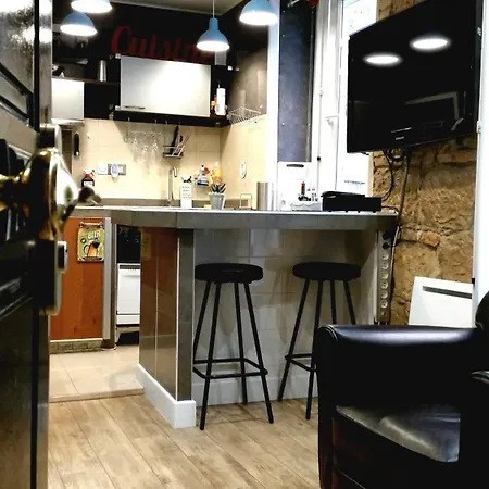 Bonaparte, Bienvenue Dans Le Quartier Du Port, Le Quartier De Avec Son Ambiance Estivale Qui Respire Les Vacances, Rafraichissement Garantie Pour Arrivee Toute En Douceur Apartment