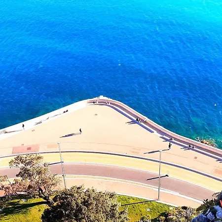 Apartment Bonaparte, Bienvenue Dans Le Quartier Du Port, Le Quartier De Avec Son Ambiance Estivale Qui Respire Les Vacances, Rafraichissement Garantie Pour Arrivee Toute En Douceur