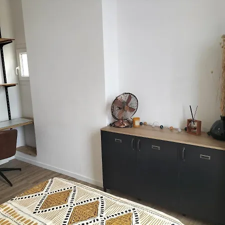 Apartment Modern And Cozy