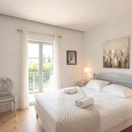 S2 House For 12p Swimming Pool Ac Bbq 10mins From Sea *