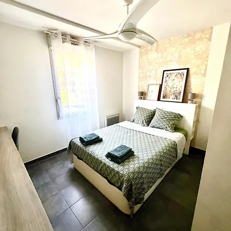Apartment 2-room Apartment, Bright Balcony *